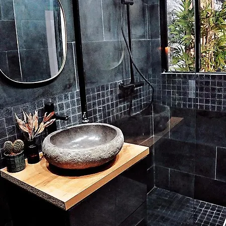 L'evasion Romantique En Amazonie, Spa, Ecran Cinema, Day Use, Lit Baldaquin *