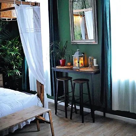 L'evasion Romantique En Amazonie, Spa, Ecran Cinema, Day Use, Lit Baldaquin