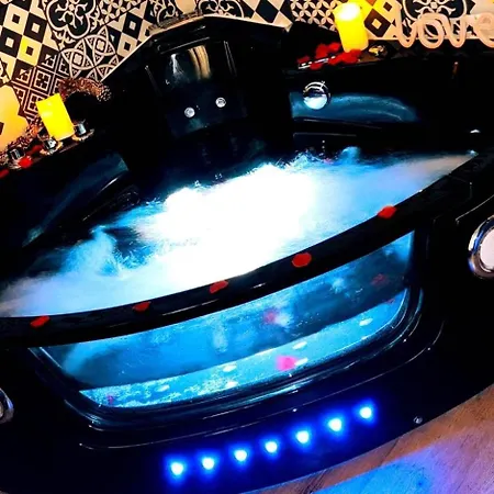 L'evasion Romantique En Amazonie, Spa, Ecran Cinema, Day Use, Lit Baldaquin Apartment *