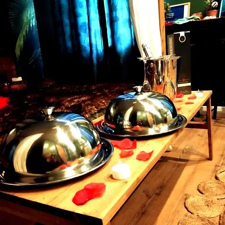 L'evasion Romantique En Amazonie, Spa, Ecran Cinema, Day Use, Lit Baldaquin *