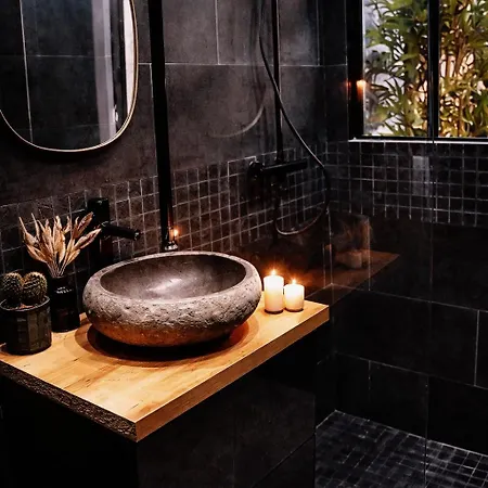 L'evasion Romantique En Amazonie, Spa, écran Cinéma, Day Use, Lit Baldaquin Évreux