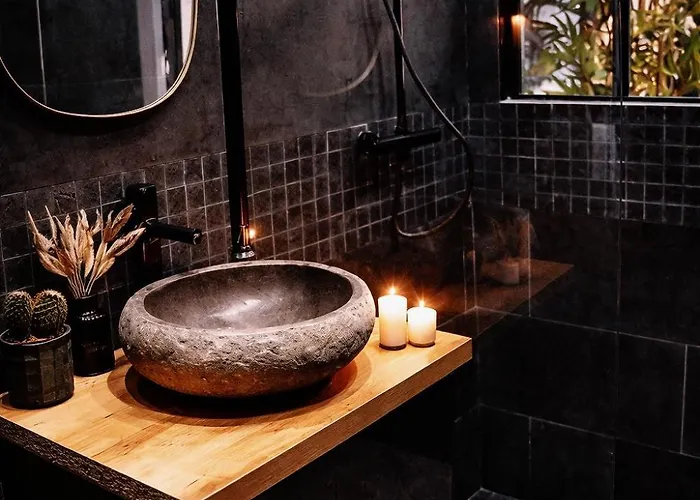 L'evasion Romantique En Amazonie, Spa, écran Cinéma, Day Use, Lit Baldaquin Évreux